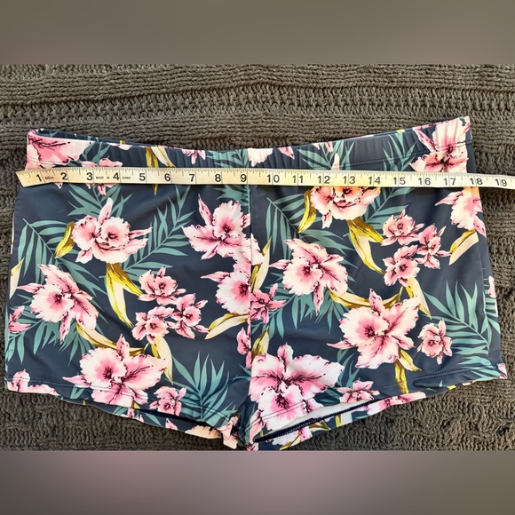 Plus Size Women's Swim Shorts (2XL) Floral Design - Picture 4 of 7